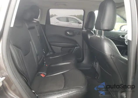 2021 Jeep Compass Latitude z USA, uszkodzony, nr VIN 3C4NJDBB7MT515708